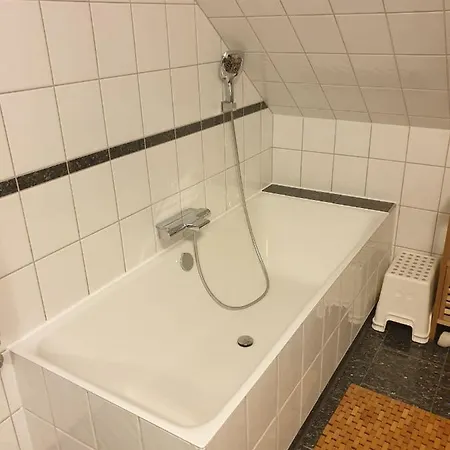 Haus Mit Terrasse *
